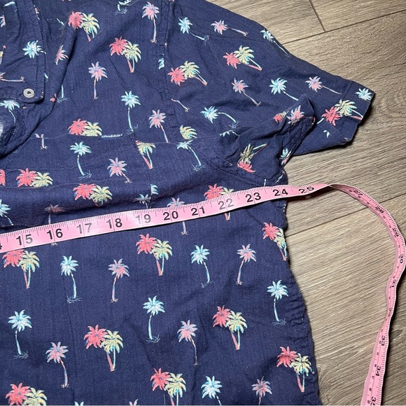 Chubbies Short Sleeve Button Up Men’s Sz XL Palm Tree All Over Navy Blue Hawiian - Picture 4 of 8